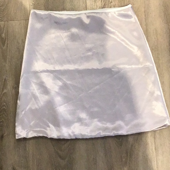 Satin mini skirt - Picture 2 of 2